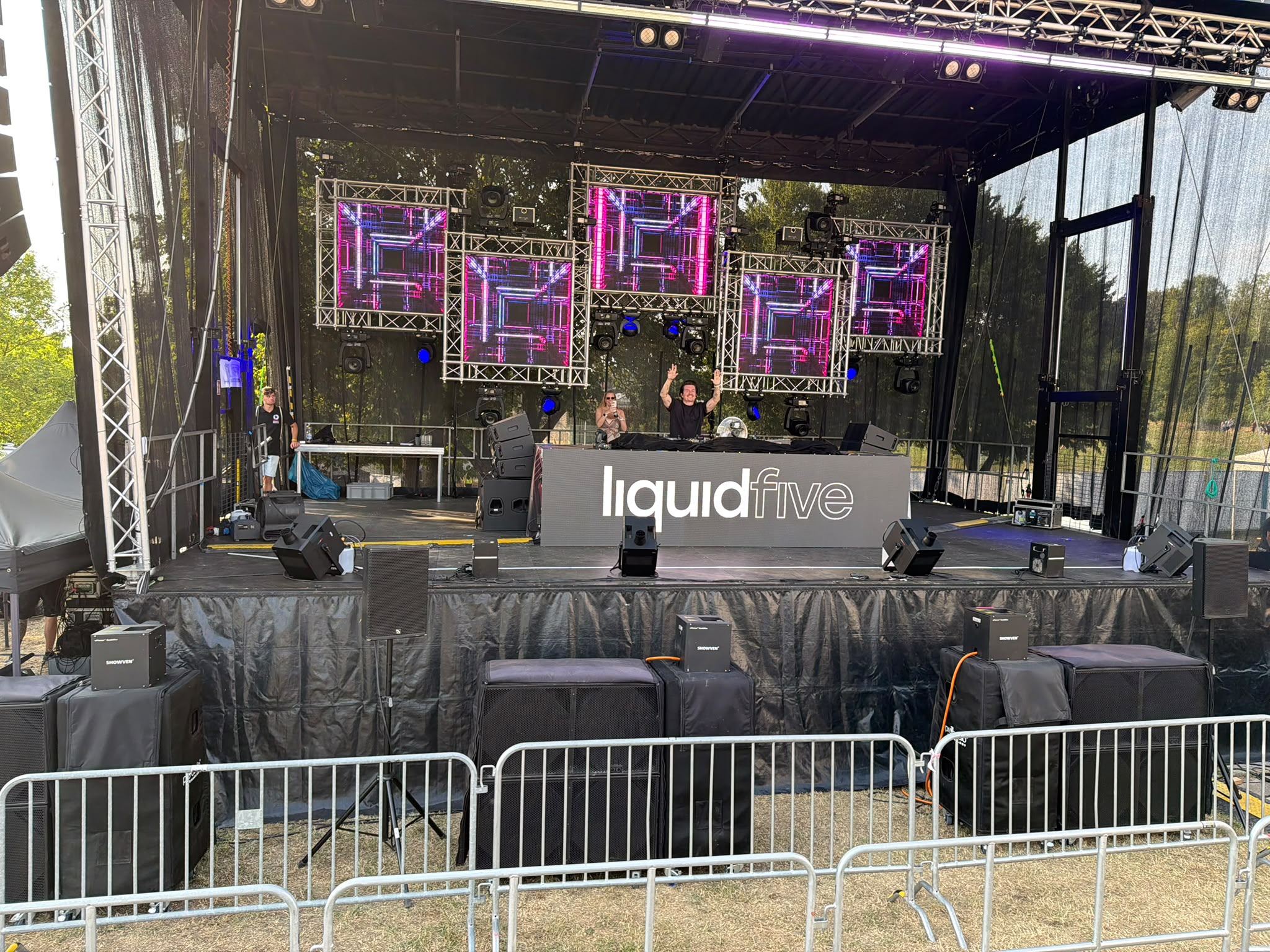 Bühne auf dem Festivalgelände der Beatparade